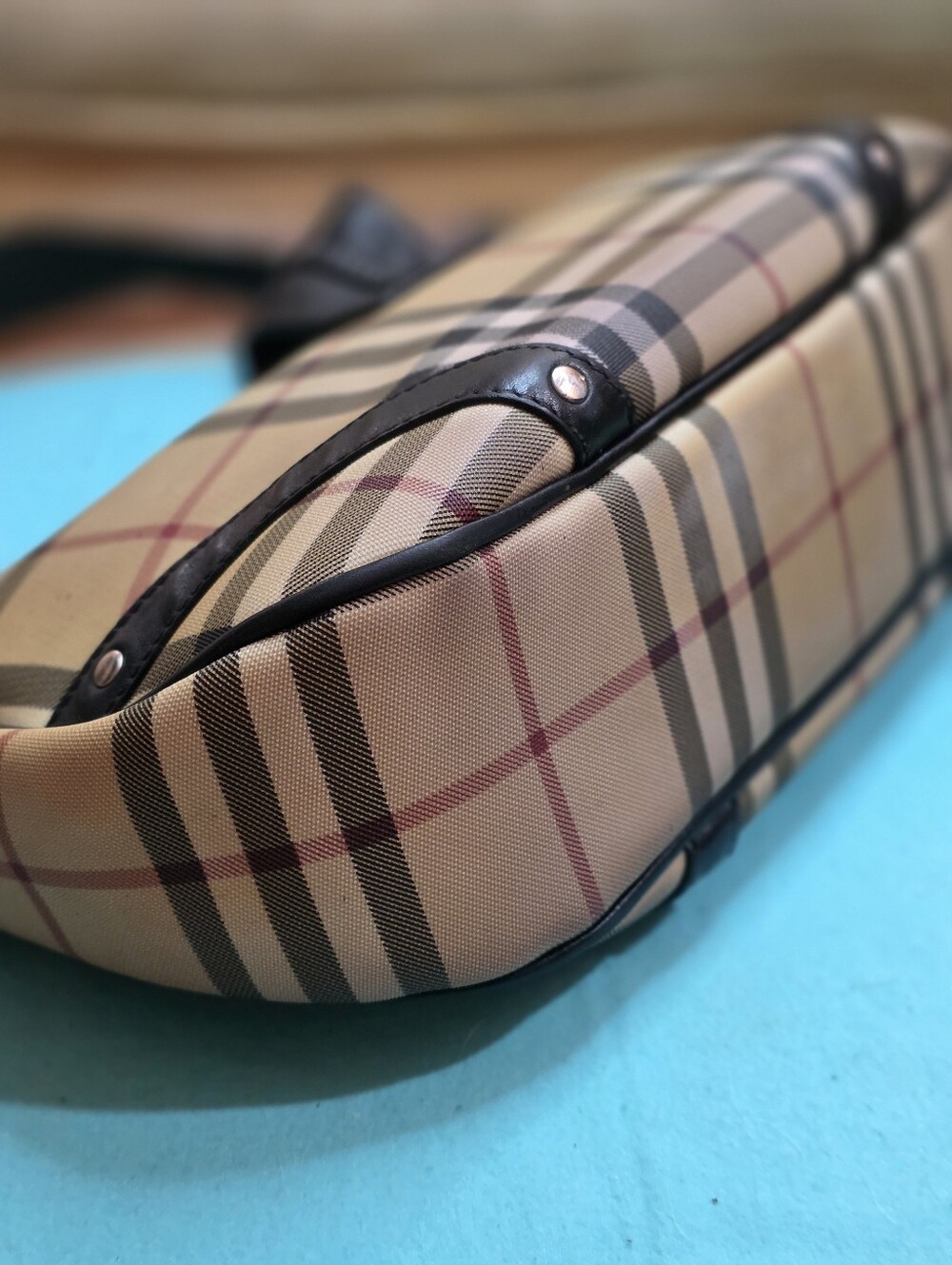 GENUINE BURBERRY PURSE SATCHEL GOOD PRE OWNED CONDITION SEE DESCRIPTION - Picture 8 of 17